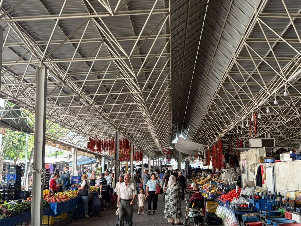 Menteşe Perşembe Pazarı’nda Bu Hafta Tezgâhlar Rengarenk 5